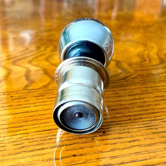 Skull-Head Car Lighter - Red Eyes - Picture 5 of 7